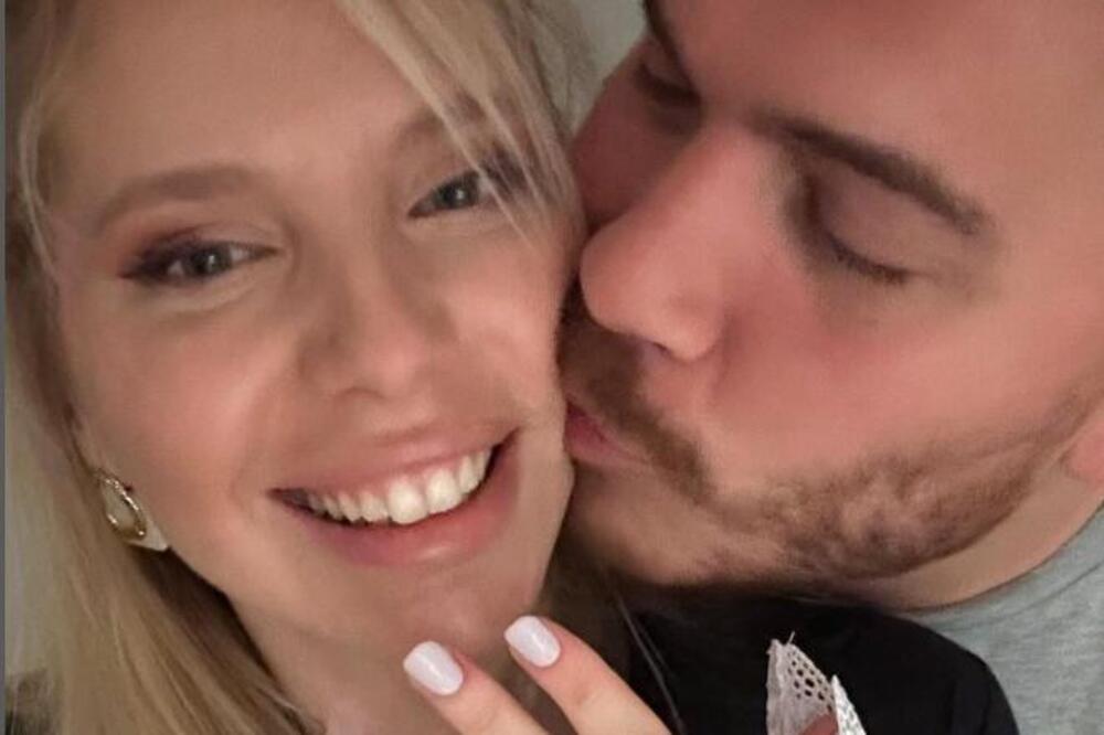 BIVŠA COBIJEVA DEVOJKA PODELILA LEPE VESTI: Jelena čeka DETE sa CRNOGORSKIM VATERPOLISTOM