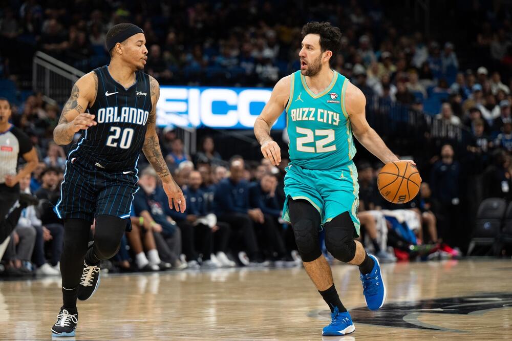 MICIĆ DAO VIŠE OD POLA ŠARLOTOVIH POENA ZA POLUVREME! Vasa drugi strelac Hornetsa u porazu (VIDEO/FOTO)