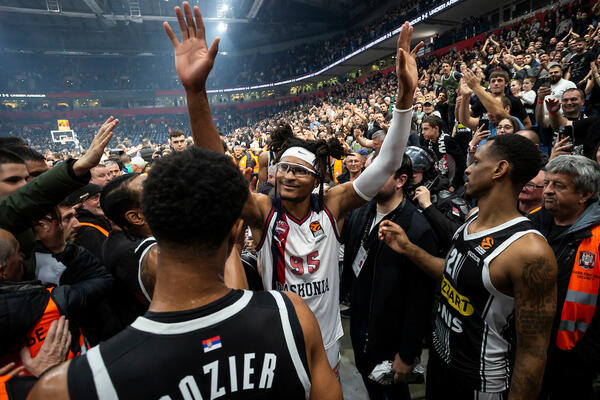 PARTIZAN DOBIJA MOĆNO POJAČANJE!? Moneke najavio dolazak među crno-bele? (FOTO)