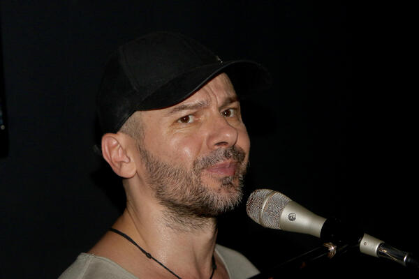 OVOG ČOVEKA JE DROGA POJELA CELOG! Novom slikom uterao jezu u kosti, da li može MRŠAVIJE od ovoga?