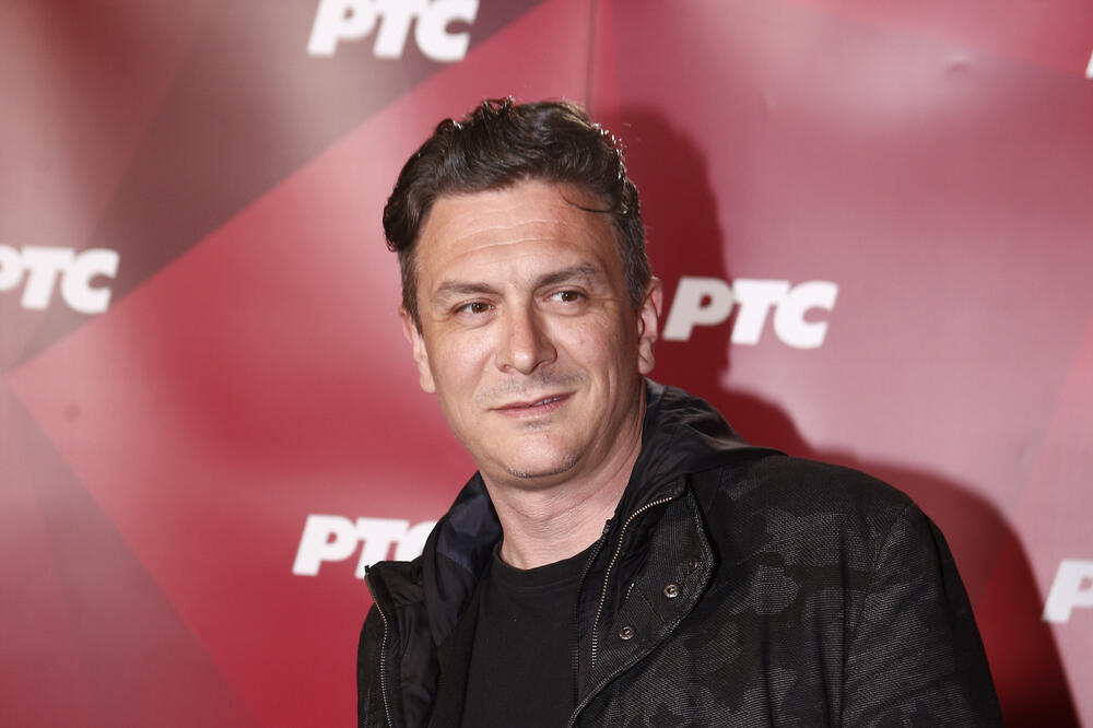 ON JE VELIKI ZAVODNIK I SAN SVAKE SRPKINJE, A OVA LEPOTICA JE NJEGOVA SUPRUGA: Cela zemlja je čula za ovu ŽENU