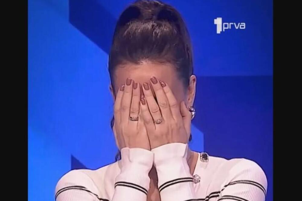 "OZGOR IDE, MAJKA BE, SIN JE ZOVE, MAJKO VE": Voditeljka kviza umrla od smeha kada je čula odgovor! (VIDEO)