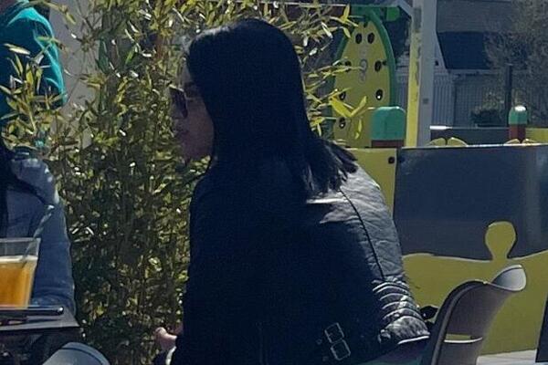 ESPRESO PAPARACO UHVATIO ALEKSANDRU NIKOLIĆ: Evo šta radi buduća MAMA tik pred POROĐAJ, SVI SU GLEDALI SAMO U NJU