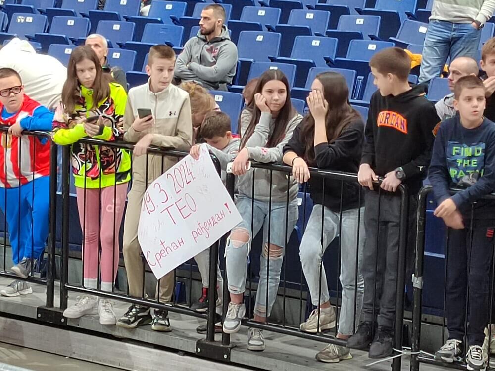 Transparent raznežio mnoge