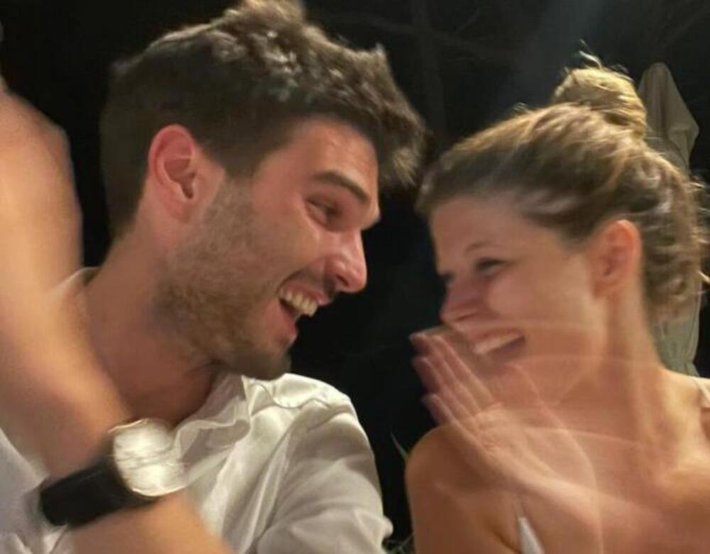 Porodila se Vanja Nenadić! Kum objavio pol bebe