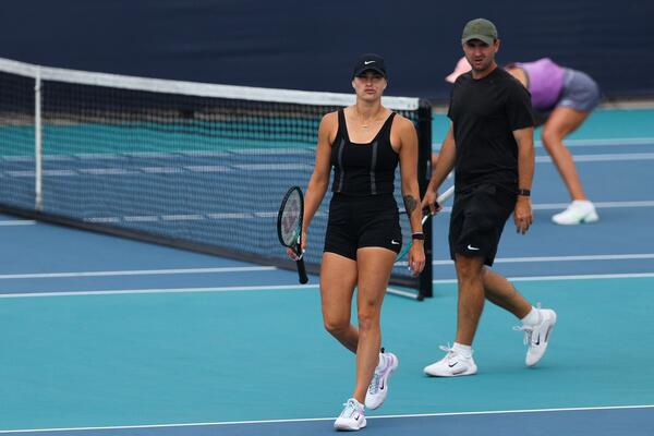 OGLASILA SE SABALENKA POSLE SMRTI DEČKA: Beloruskinja SLOMLJENA, moli samo jedno! (FOTO)