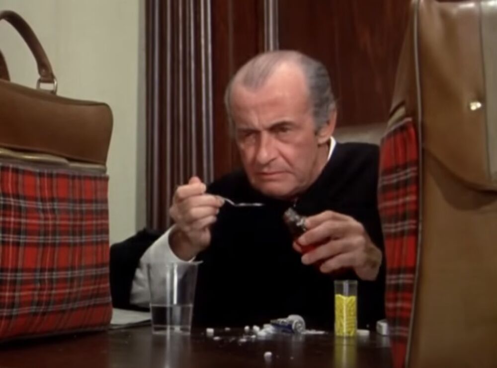 Volš je rođen u Njujorku 1935. godine