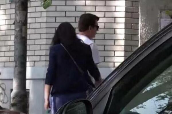 BAGAJA UHVAĆEN SA NOVOM DEVOJKOM: Razveo se nakon 33 godine BRAKA, pa preselio kod NJE, evo kako ona IZGLEDA