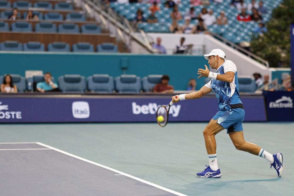 Dušan Lajović se ponovo blamira!