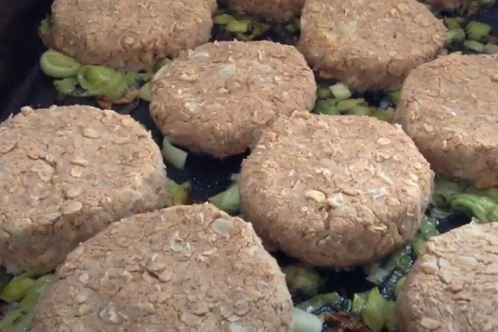 NAJBOLJE POSNE PLJESKAVICE KOJE ĆETE VIDETI: Sve što vam treba je PASULJ IZ KONZERVE za puniji ukus dodajte još OVO