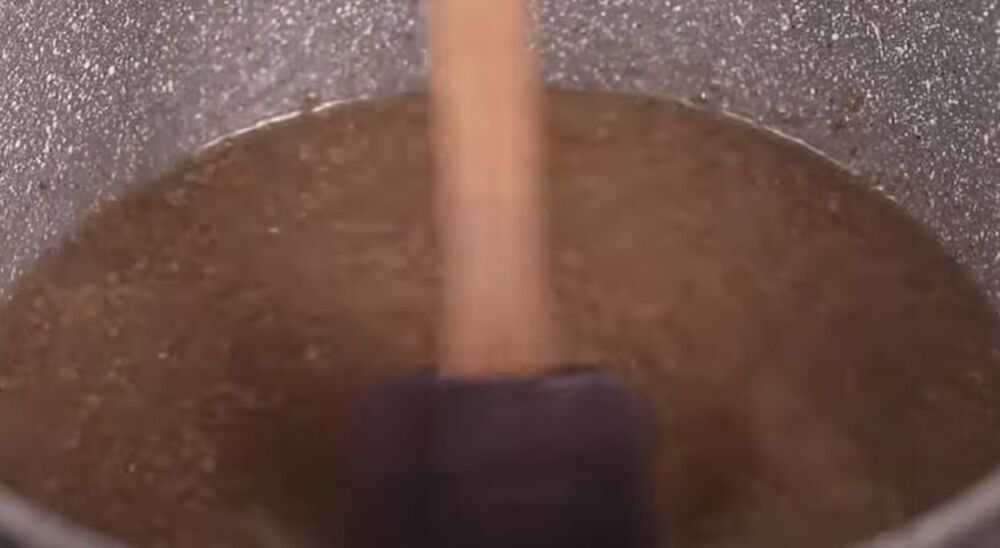 Kuvanje pšenice za posnu žito tortu na vodi