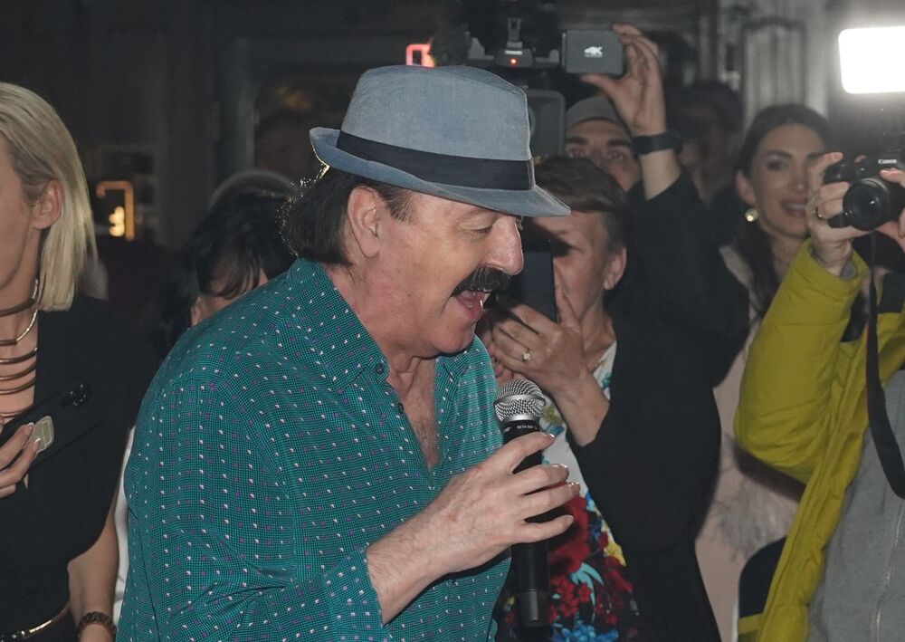 Kako Haris Džinović izgleda bez šešira?