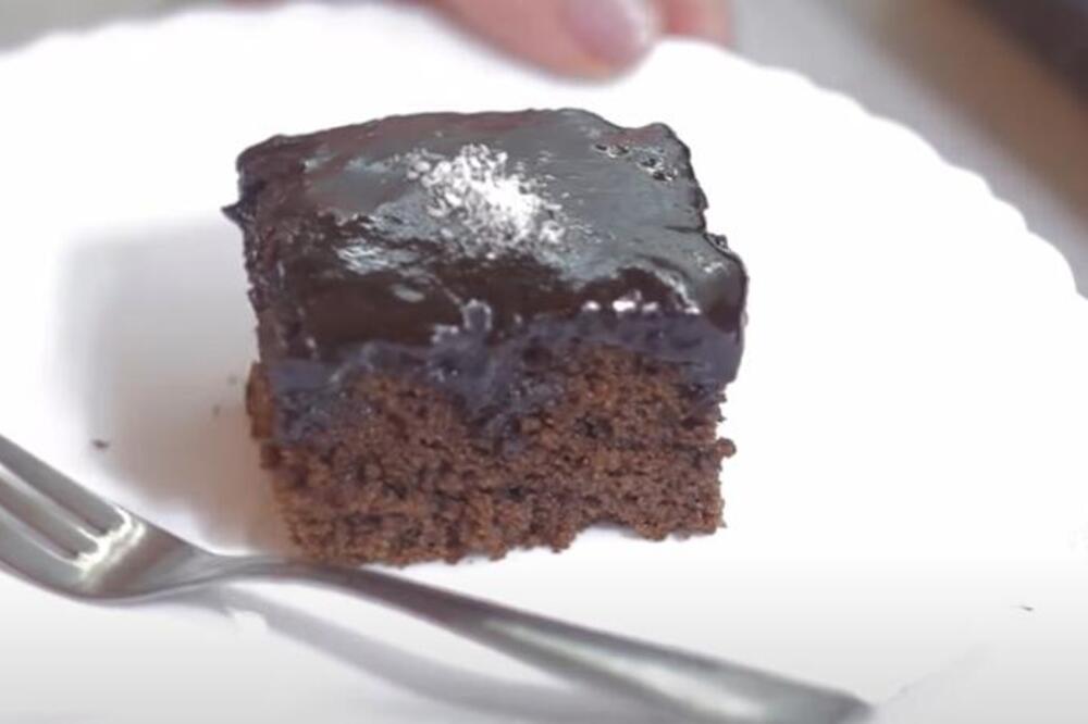 NAJKREMASTIJA POSLASTICA KOJU NIKO NE ODBIJA: Bugarski kolač "pijana kaluđerica" - kora prelivena sa sočnim sirupom