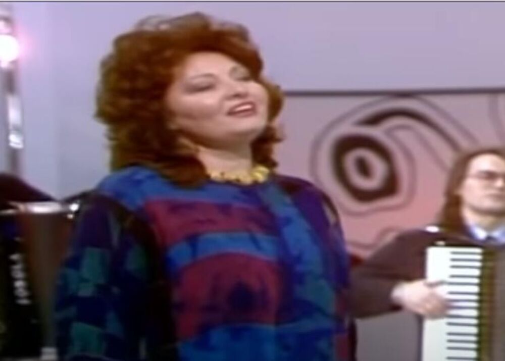 Veru je publika zapamtila po prepoznatljivom osmehu i raksošnom glasu