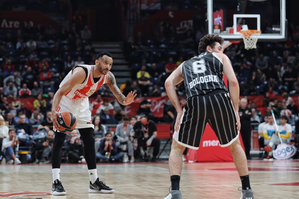 KAKAV ŠOK U ARENI: Navijači crno-belih došli da prate meč Zvezde i Virtusa!