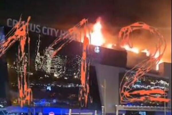 LJUDI NAGOMILANI NA IZLAZU, PARALISANI OD STRAHA, ČUJU SE SVUDA KRICI: Novi snimak terorističkog napada u Moskvi