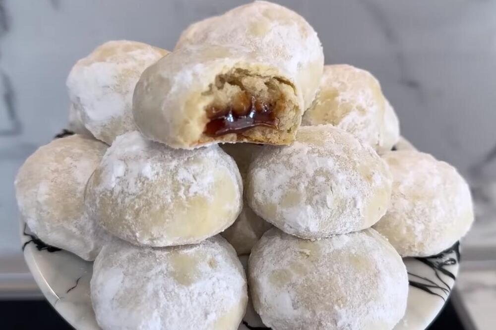 ITALIJANSKE POSNE VANILICE PO TRADICIONALNOM RECEPTU: Svaki zalogaj obara sa nogu - poslastica za Uskršnji post