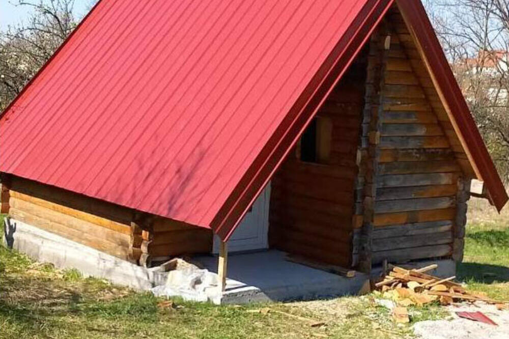 BRVNARA BLIZU CENTRA GRADA ZA 12.000 EVRA: Evo ŠTA sve ima, a plac se pruža na 5 ari (FOTO)