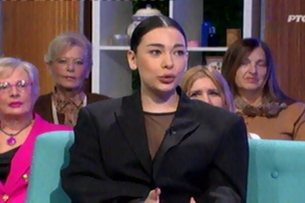 SMESTILA JOJ JE DRUGARICA! SANJA VUČIĆ ISKRENO O TRAUMAMA: Pevačica SHVATILA bitnu stvar na bolan način