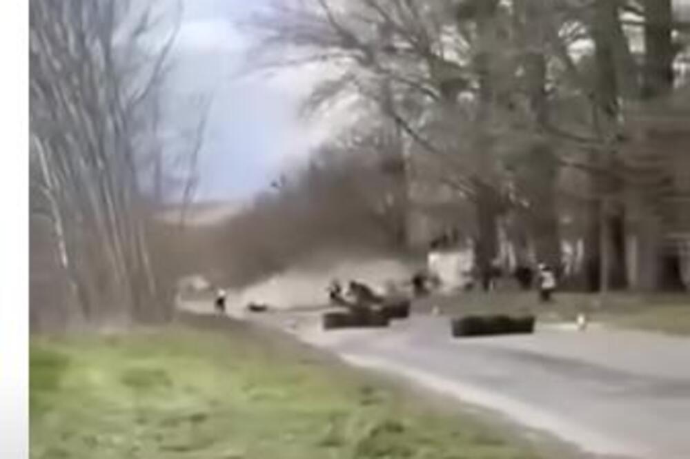 OVO JE JEZIVO! Pogledajte samo SNIMAK HORORA NA RELIJU: Auto KOSI ljude, među POGINULIM ima i DETE (VIDEO)