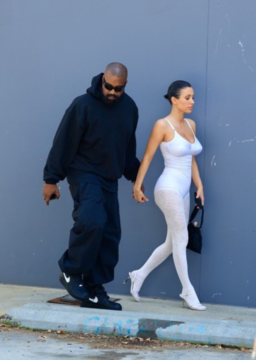 Bjanka je za ovu šetnju gradom odabrala beli bodi