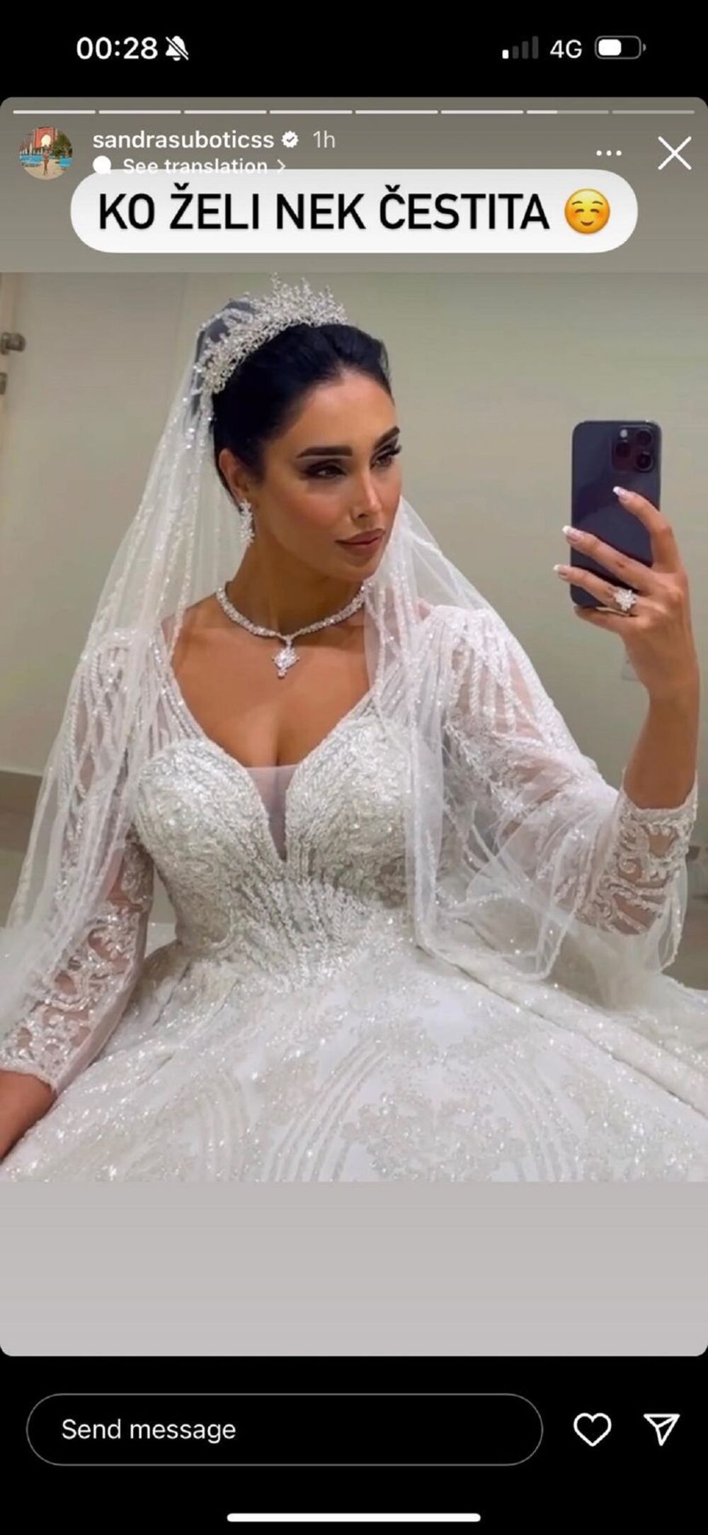 Aleksandra je pozirala u venčanici