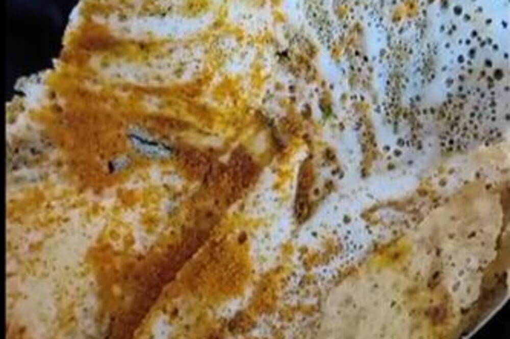 ZAGRIZLA JE HRANU, A ONDA JE IZLETELO NEŠTO ODVRATNO IZ NJE: Bilo ih je čak OSAM, RAZLETELI se po tanjiru