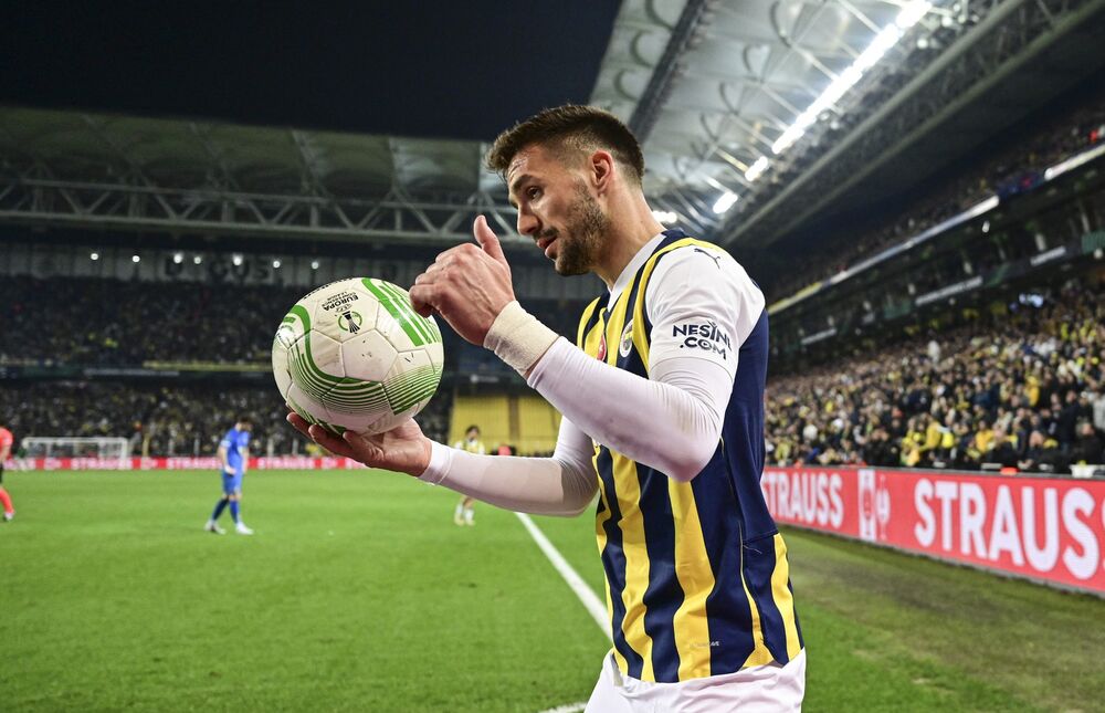 Dušan Tadić u dresu Fenerbahčea