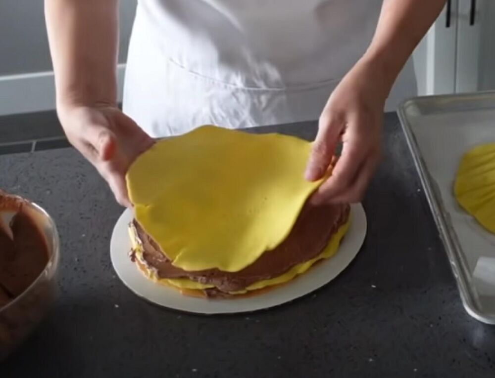 Ređajte kore i mažite fil