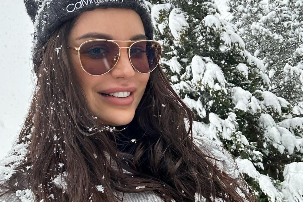 SRBI SE ŠOKIRALI KADA JE ZA VIKEND PAO SNEG, A ONI ODMAH ZAPALILI NA PLANINU: Naša glumica sa VERENIKOM u RAJU