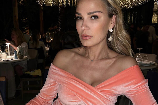 Zašto se godinama ćutalo o ovome? Ljudi zaneme kada saznaju šta od škole ima ova lepotica, nema trika da pogodite