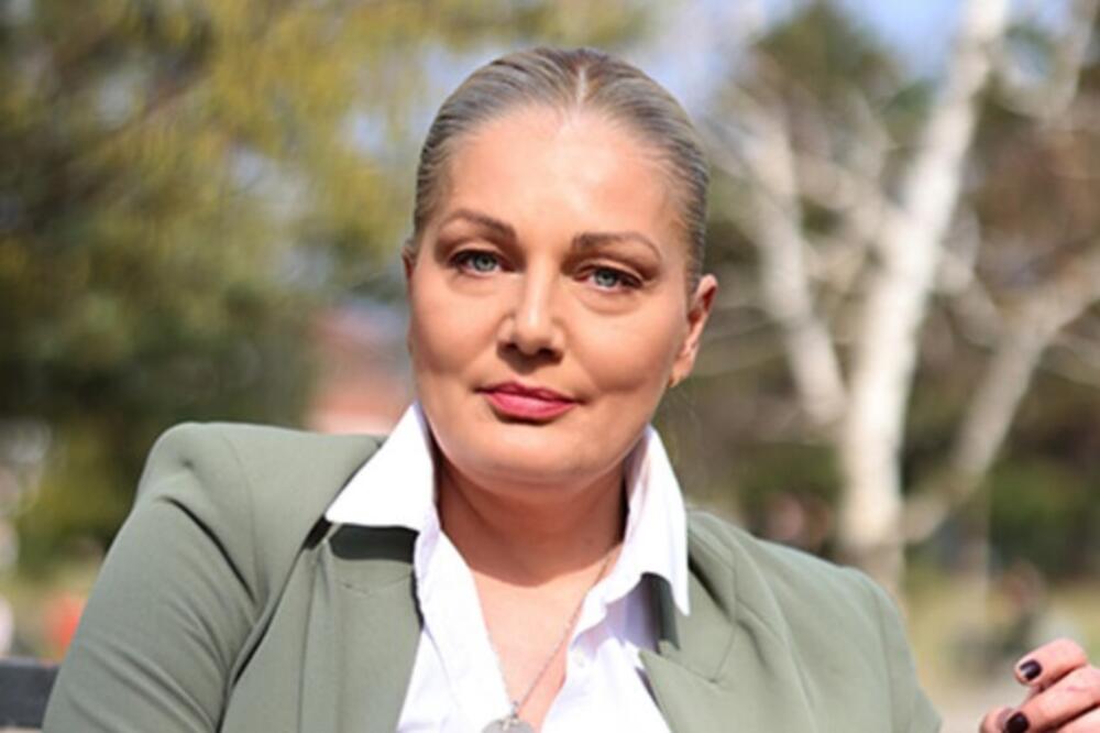 SRBI JE OBOŽAVAJU JER PITA ONO ŠTO NIKO NE SME: Jovanu Grgurević je Tijanić OBELEŽIO, a ove detalje NIKO NIJE ZNAO