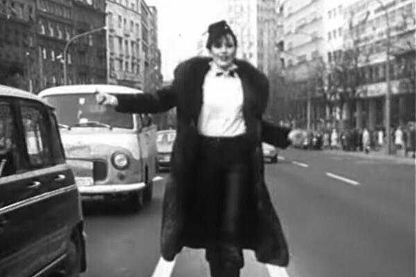 POLITIČKI VRH JE ZABRANIO: Posle ove pesme Slađanu Milošević su PLJUVALI i ČUPALI na ulici, POGLEDAJTE SAMO TEKST