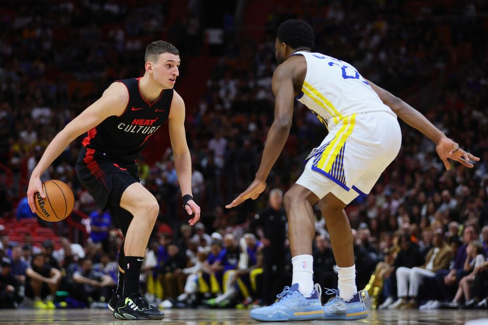 JOVIĆ DVOCIFREN U TEŠKOM PORAZU MAJAMIJA: Pakleni tandem Dončić - Irving DEMOLIRAO Sakramento! (VIDEO)