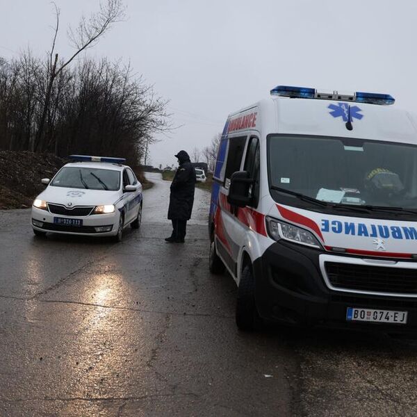MUŠKARAC SE BACIO NA AUTOBUS U POKRETU I POGINUO NA MESTU: Putnici sve videli, u šoku su! Užas kod Leskovca