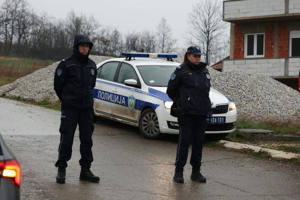 MOTORNOM TESTEROM IZMASAKRIRAO SVOG PSA! Komšije progovorile o hororu kod Kikinde, nakon svega pretukao ženu