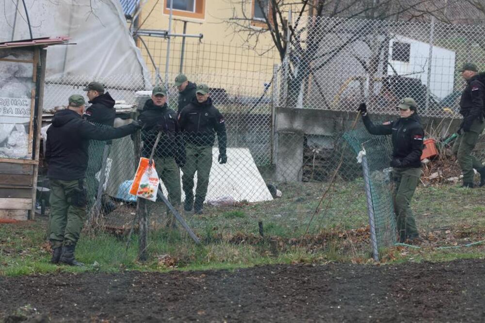 MINISTAR GAŠIĆ HELIKOPTEROM STIGAO NA MESTO NESTANKA DANKE! Ispred kuće veliki broj pripadnika policije i vojske