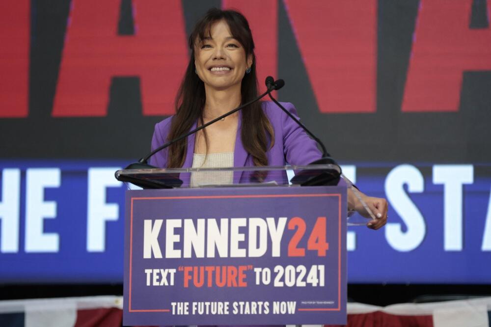 OVA LEPOTICA JE KANDIDATKINJA ZA POTPREDSEDNICU SAD: Prelepa pravnica PLENI, a nećete verovati ko joj je BIVŠI MUŽ