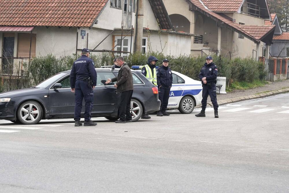 "ZAHVALAN SAM SVIMA KOJI POMAŽU DA SE MOJA UNUKA NAĐE": Oglasio se deda devojčice Danke koje nema više od 24 sata