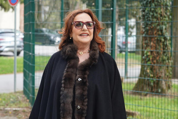 ŽIVELI SMO U ZABLUDI, ANA BEKUTA JE DECENIJAMA SAKRIVALA PRAVO IME: Evo kako se PEVAČICA zapravo ZOVE