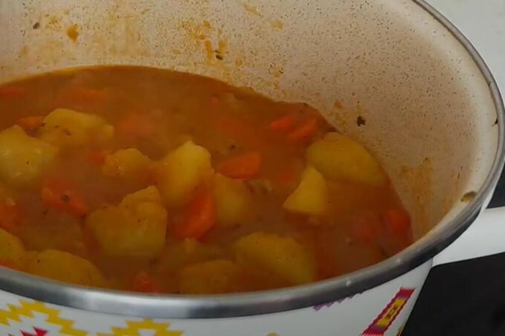 MONASI U TOKU POSTA PRAVE HILANDARSKU ČORBU OD KROMPIRA: Najukusnije jelo na kašiku - recept star decenijama