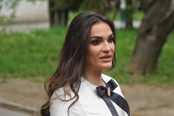 CELA ZEMLJA UZRUJANA JE ZBOG NESTANKA MALE DANKE, A SADA SE OGLASILA I PEVAČICA: Zbog jednoga je VEOMA BESNA