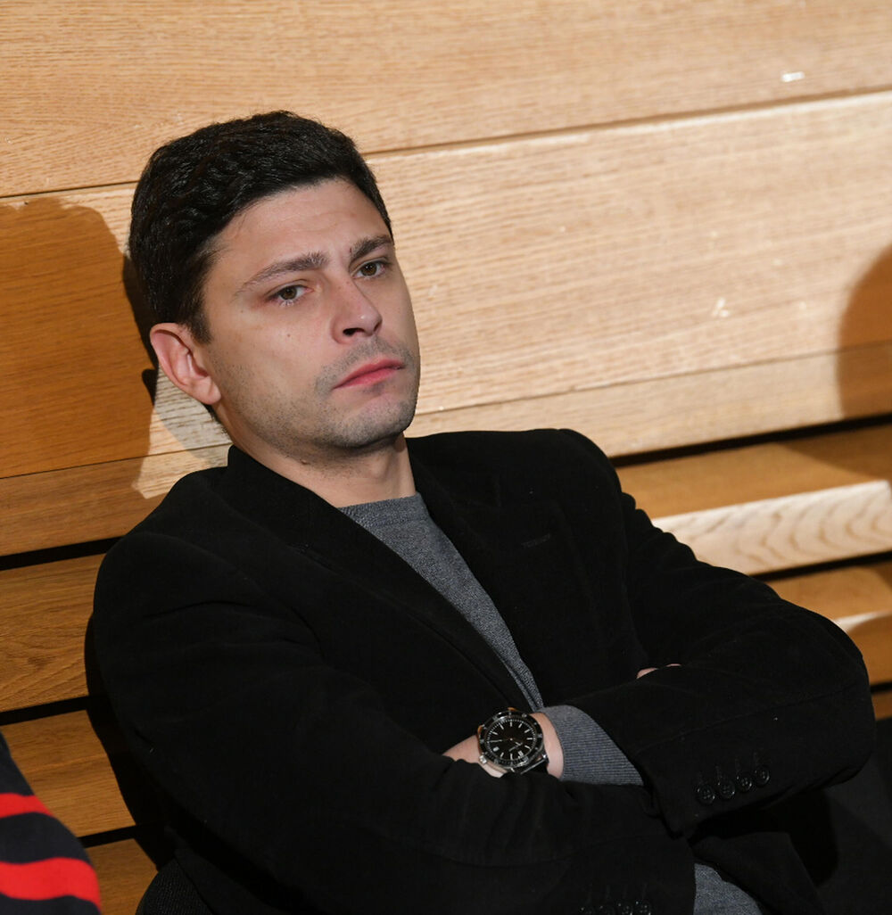 Gradi uspešnu glumačku karijeru