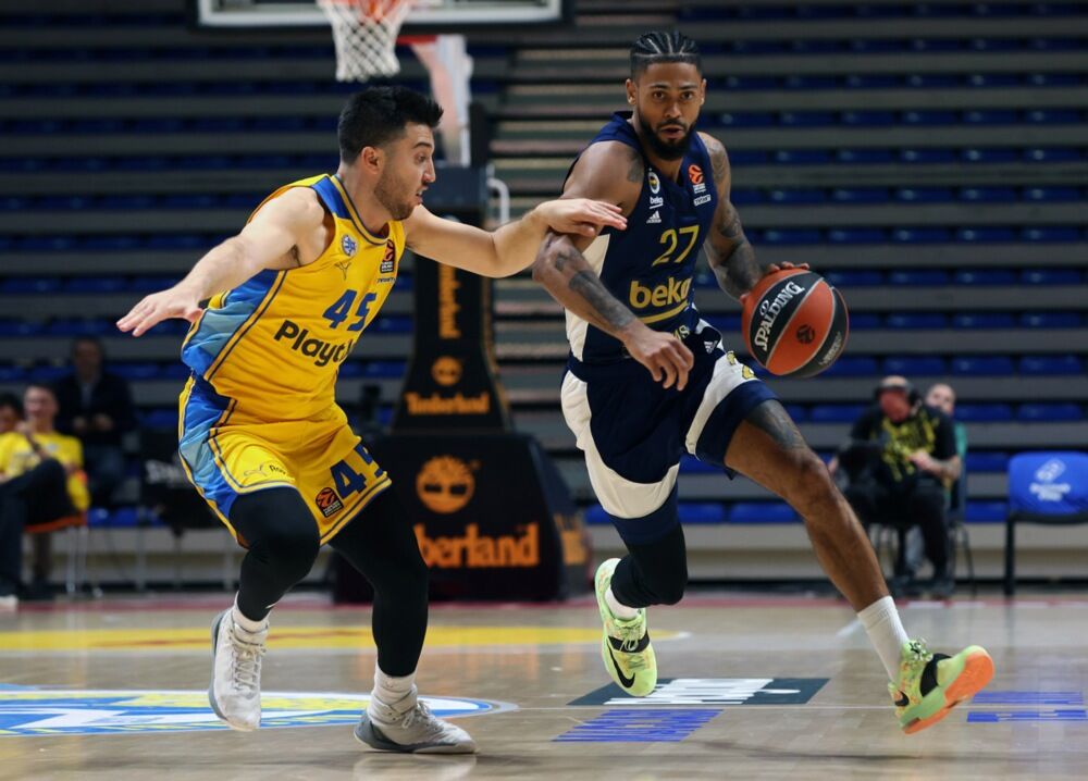 Tajler Drosi (desno) na utakmici Makabija iz Tel Aviva i Fenerbahčea u Beogradu