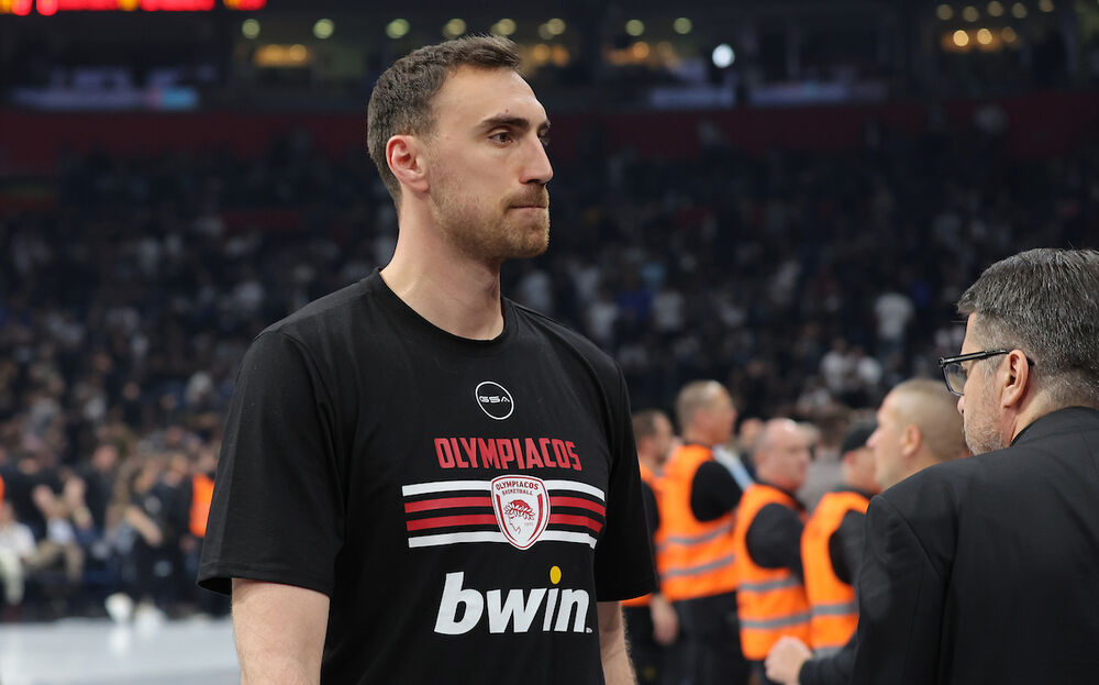 Nikola Milutinov u Beogradskoj areni na utakmici Partizana i Olimpijakosa