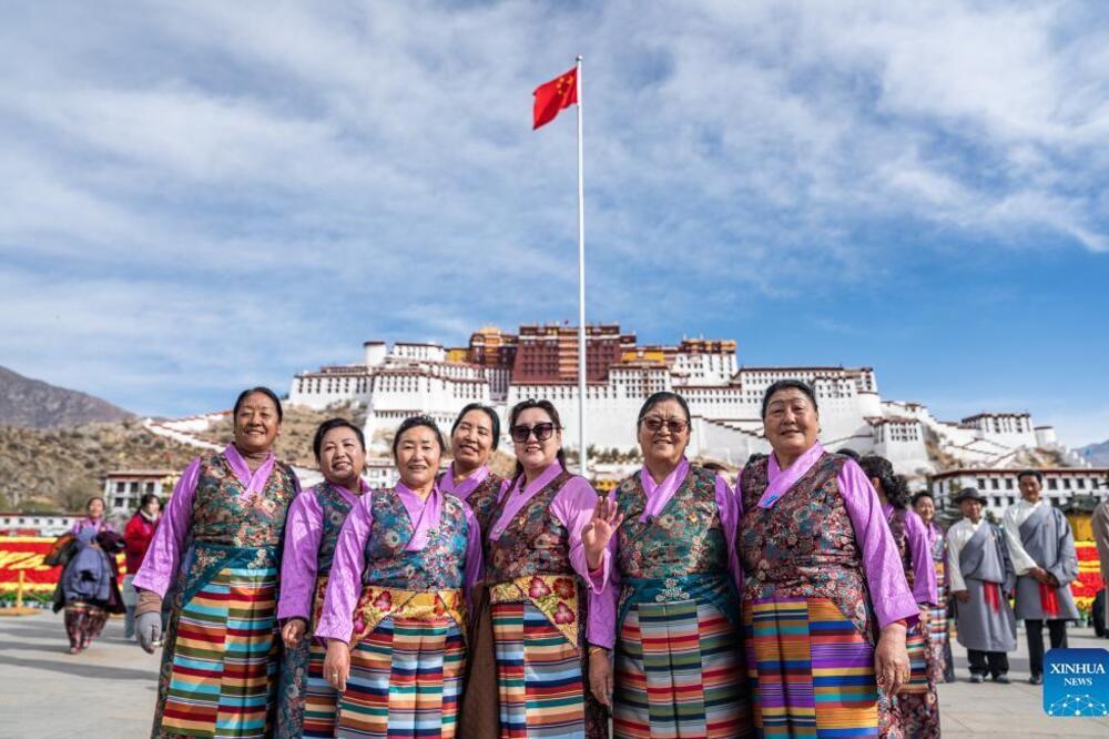 Tibet obeležava 65 godina demokratskih reformi