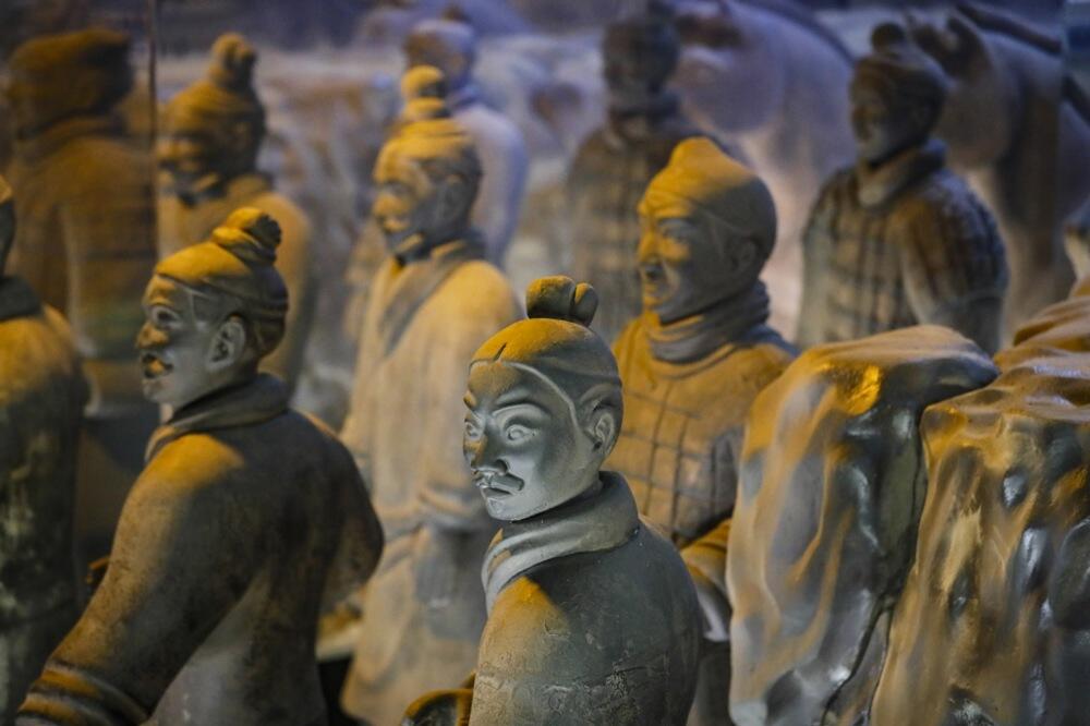 RATNICI ČUVAJU GROBNICU VELIKOG VLADARA, A NIKO SE NE USUĐUJE DA UĐE U NJU! Ovo je tajna kripte prvog kineskog cara