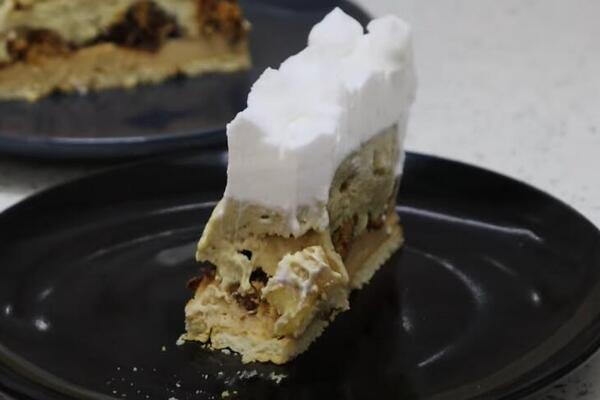 NAJKREMASTIJA POSLASTICA SA KEKSOM, PUDINGOM I BANANAMA: Posna torta "san snova" - idealan recept za Uskršnji post