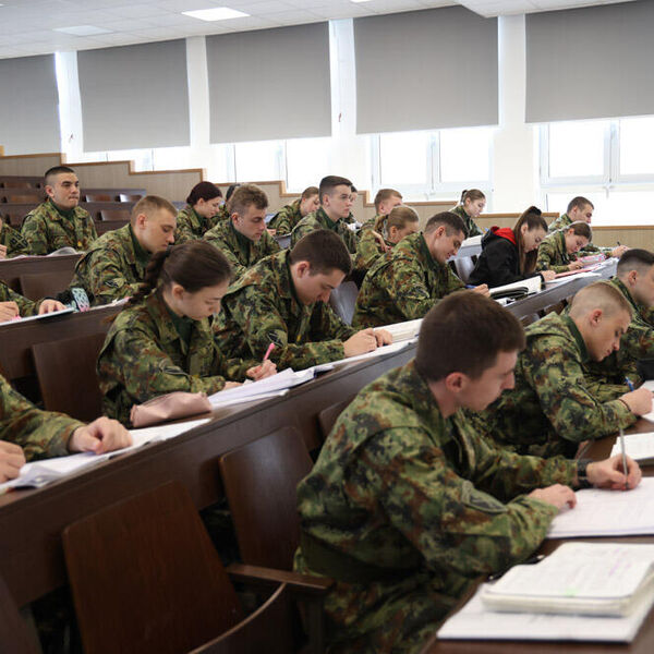 Otvoren konkurs za upis u vojne škole! Smeštaj, hrana, troškovi školovanja i plata obezbeđeni - ovo su svi uslovi