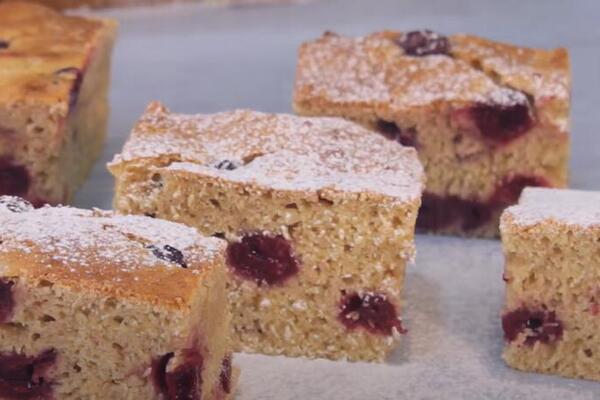 KOLAČ SA VIŠNJAMA NA VODI ZA USKRŠNJI POST: Najbolja poslastica - mekan, sočan i jedan od najjeftinijih